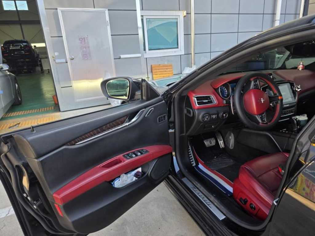 Maserati Ghibli - Vista 9