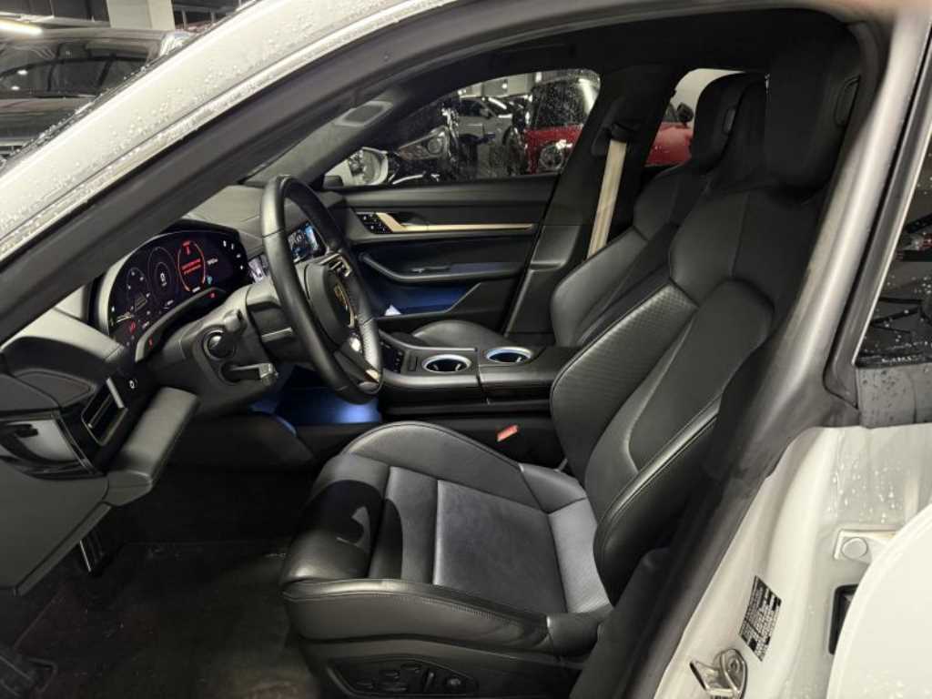 Porsche Taycan - Vista 6