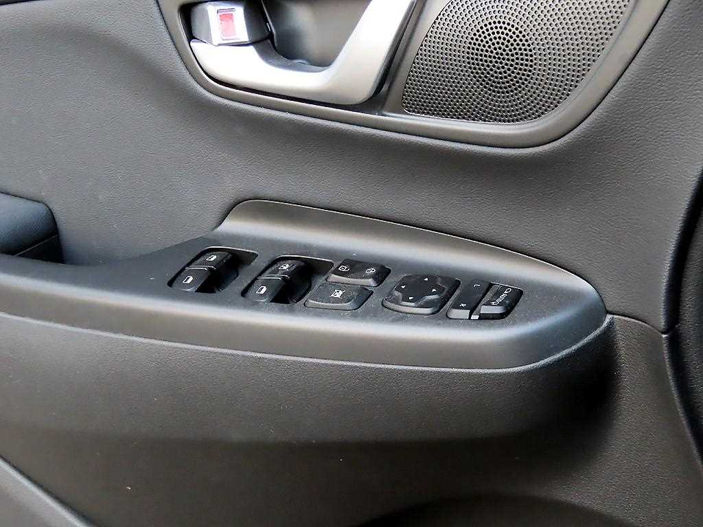 HYUNDAI Kona - Vista 11