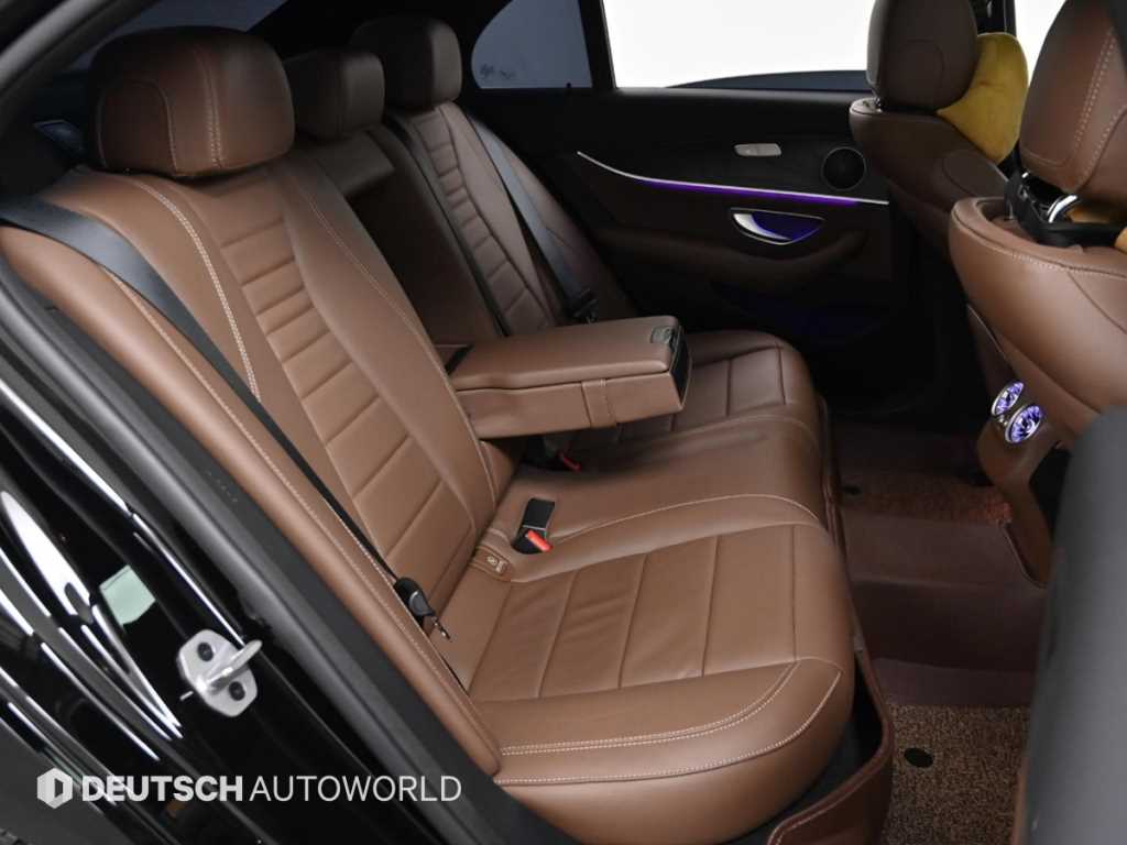 Mercedes Benz E class - Vista 12