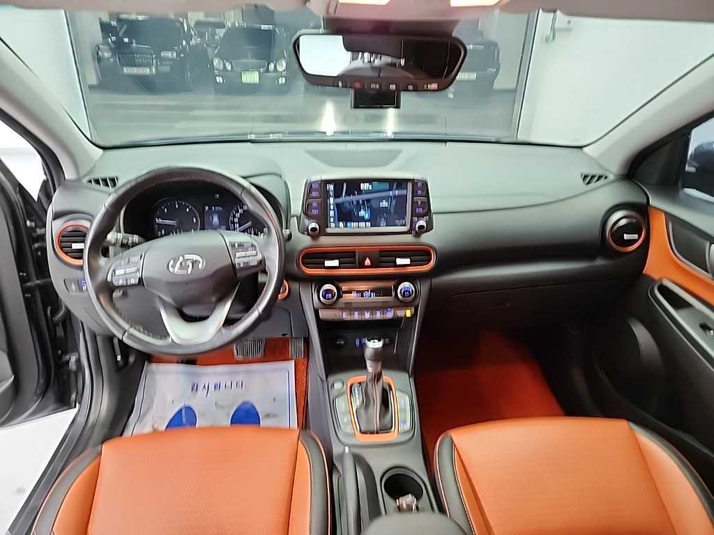 HYUNDAI Kona - Vista 7