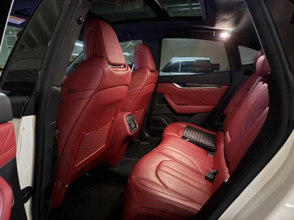 Maserati Levante - Vista 8