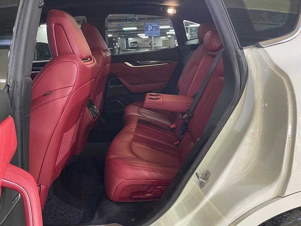 Maserati Levante - Vista 7