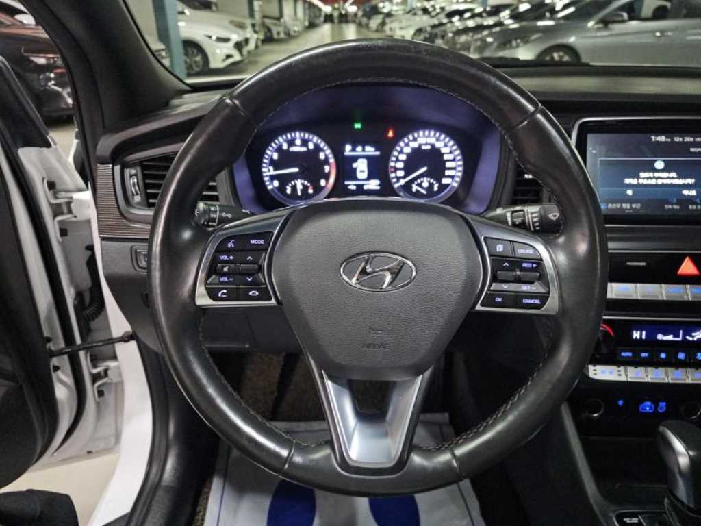 HYUNDAI Sonata - Vista 10
