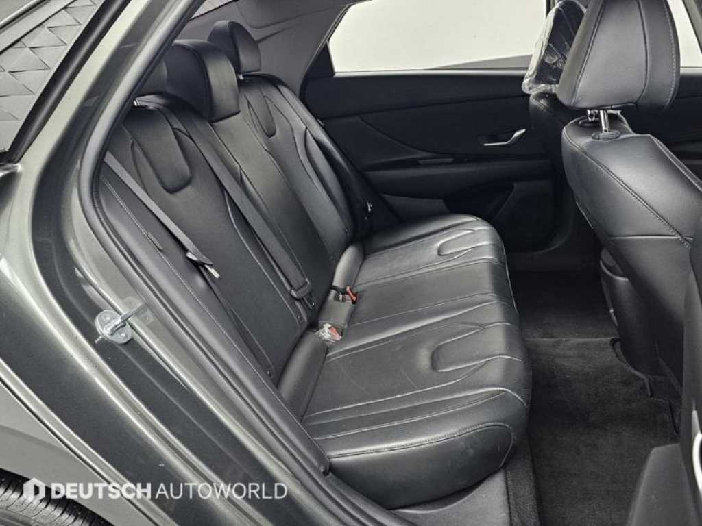 HYUNDAI Avante - Vista 12