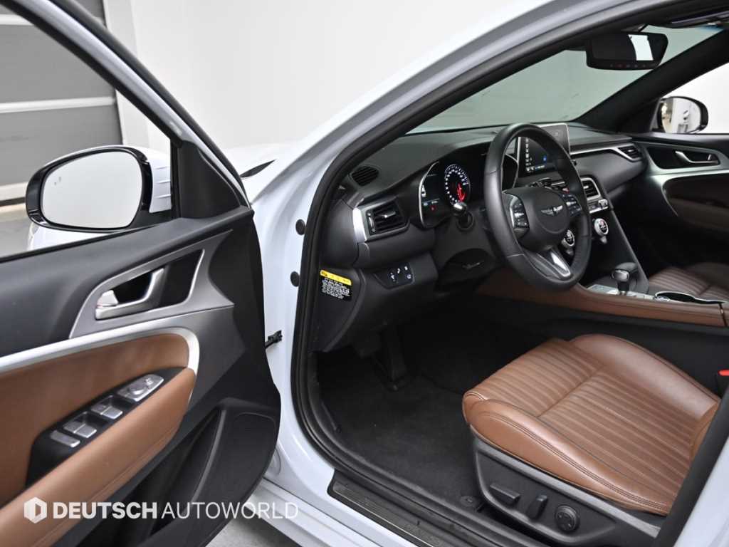 Genesis G70 - Vista 11