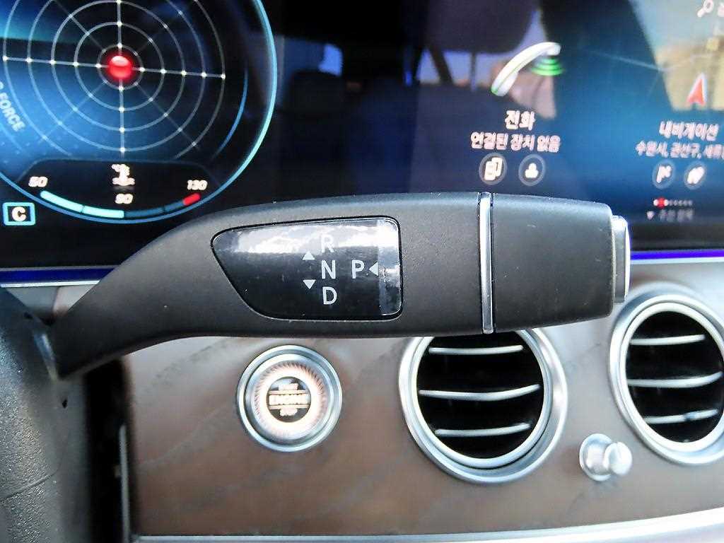 Mercedes Benz E class - Vista 11