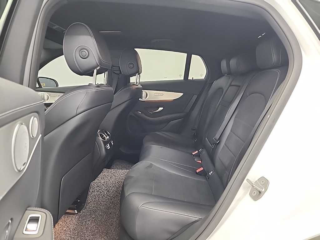 Mercedes Benz GLC Class - Vista 12