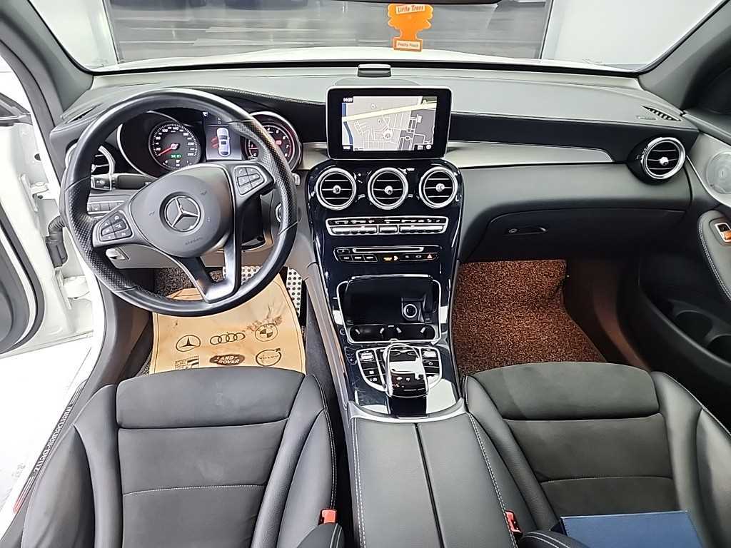 Mercedes Benz GLC Class - Vista 7