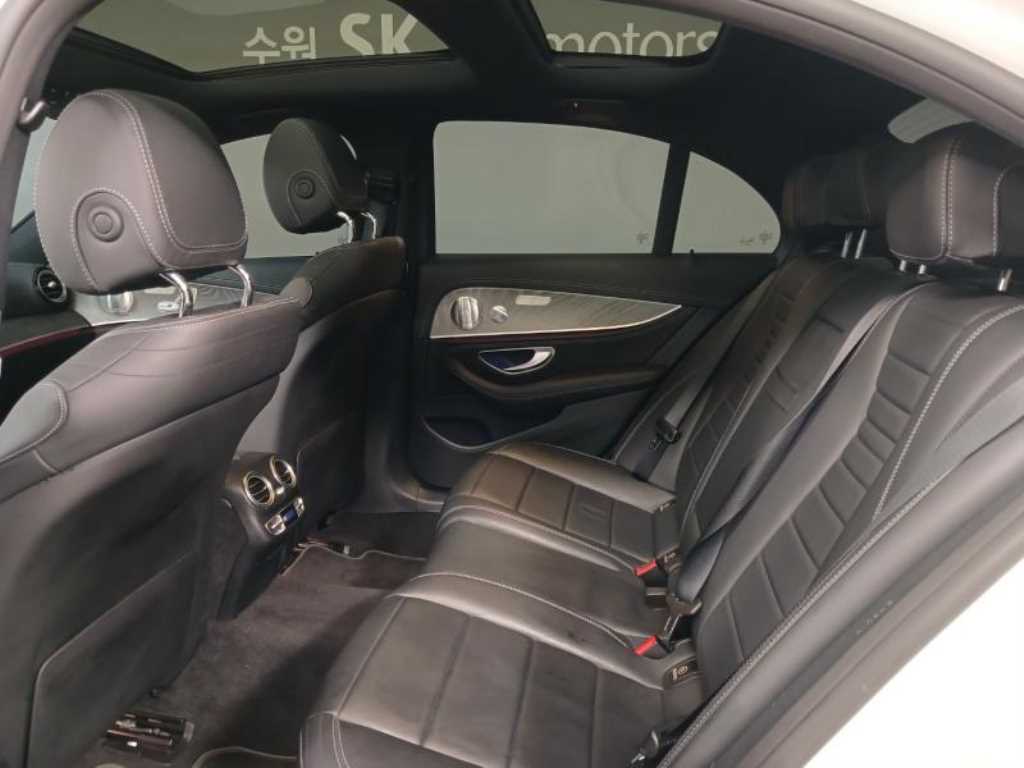 Mercedes Benz E class - Vista 8