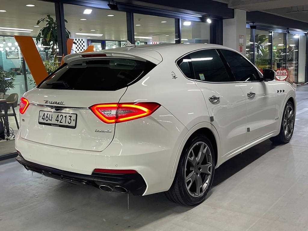 Maserati Levante - Vista 4
