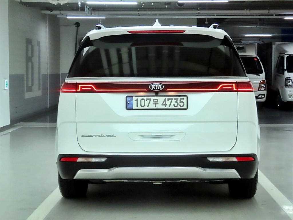 KIA Carnival - Vista 3