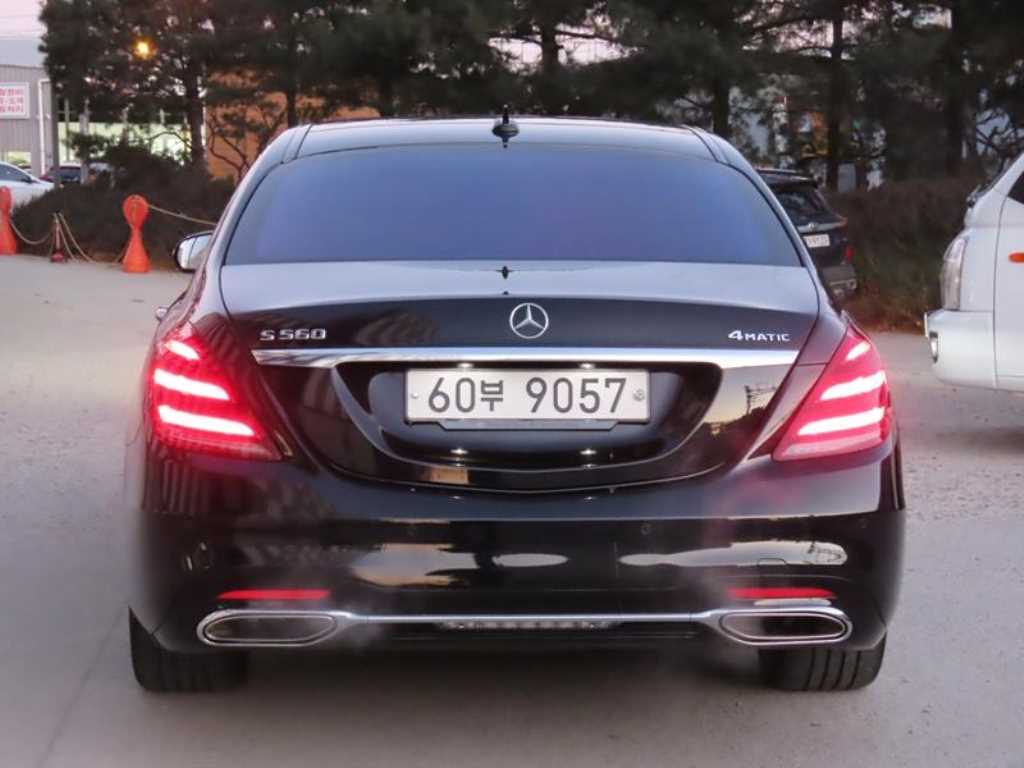 Mercedes Benz S Class - Vista 4