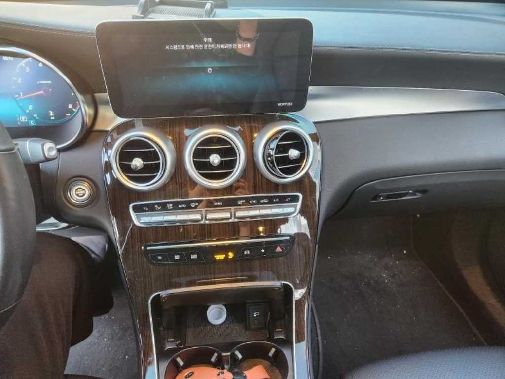 Mercedes Benz GLC Class - Vista 12