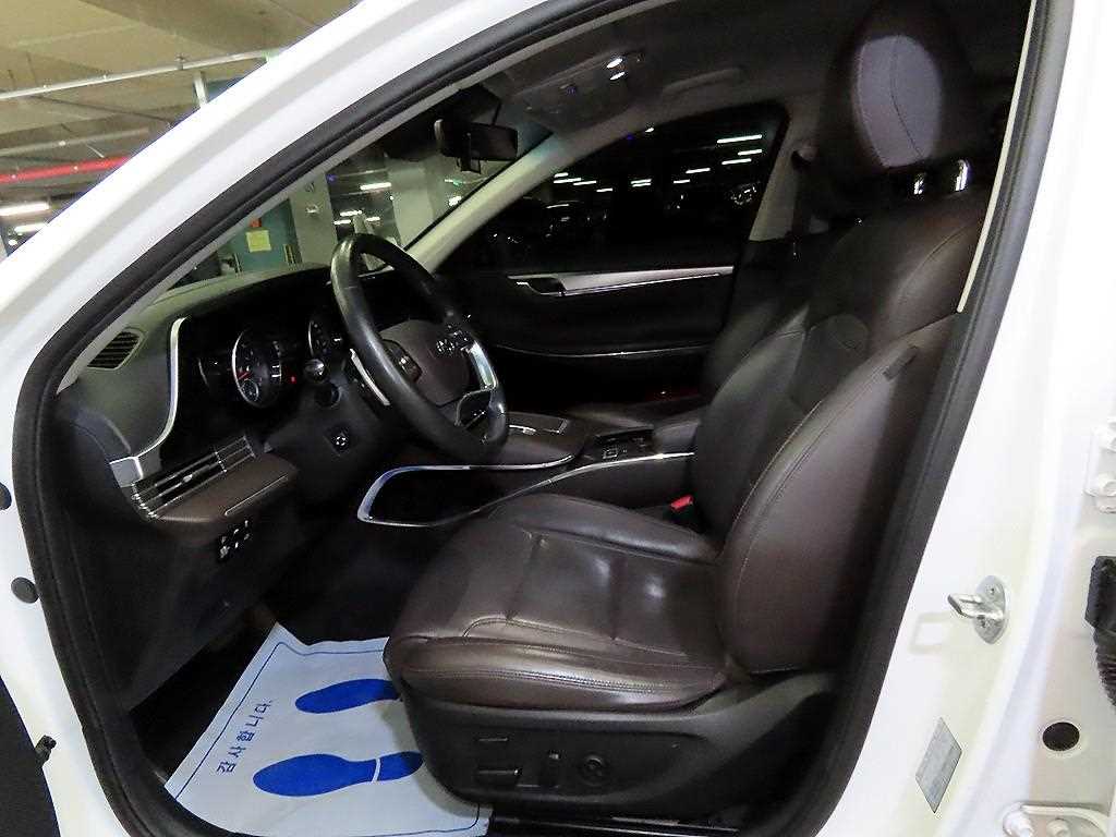 HYUNDAI Grandeur - Vista 6