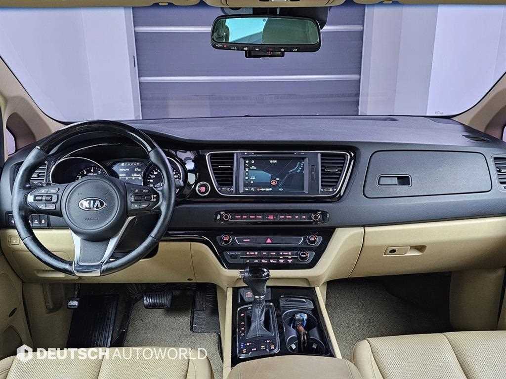 KIA Carnival - Vista 7