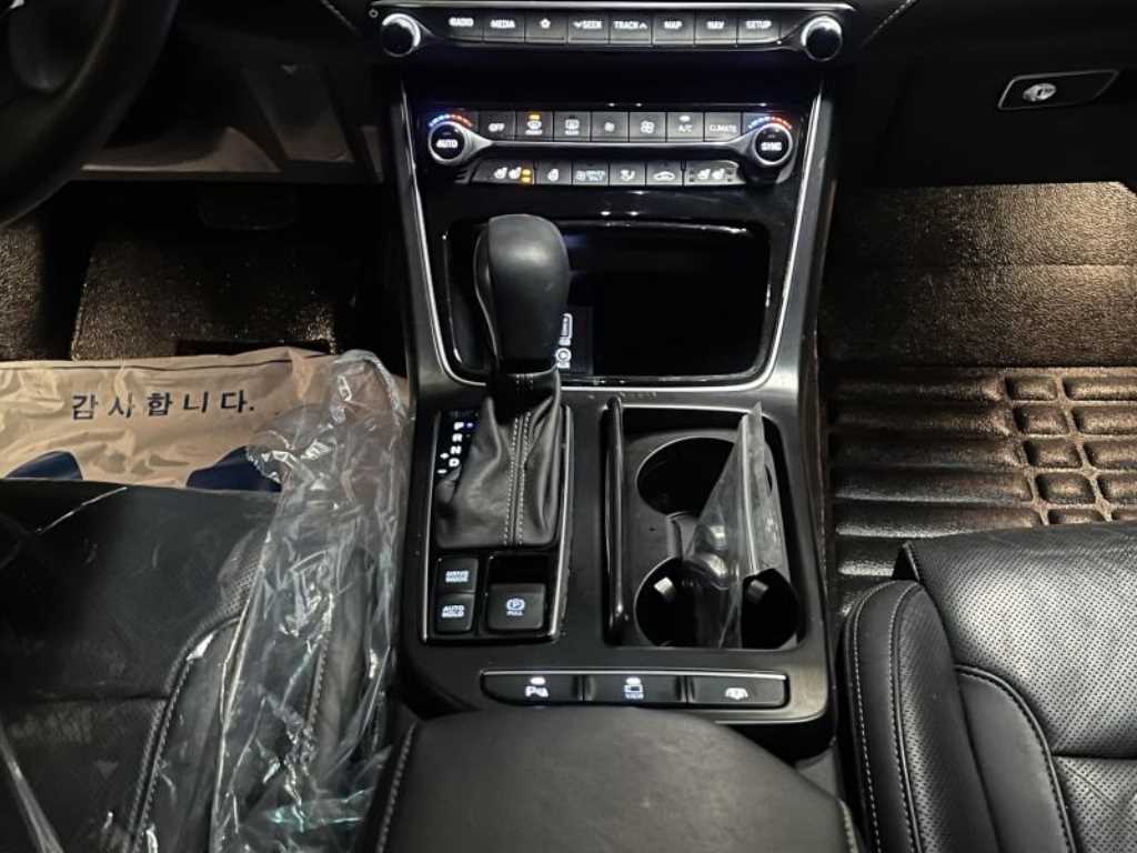 HYUNDAI Grandeur - Vista 11