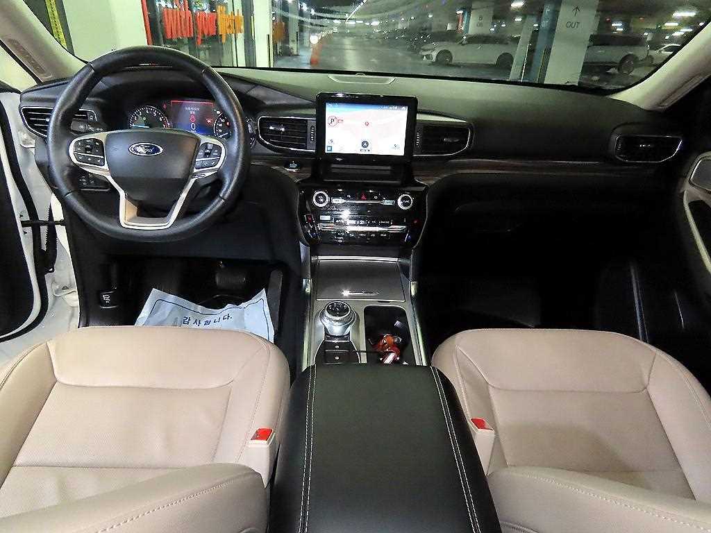 Ford Explorer - Vista 10