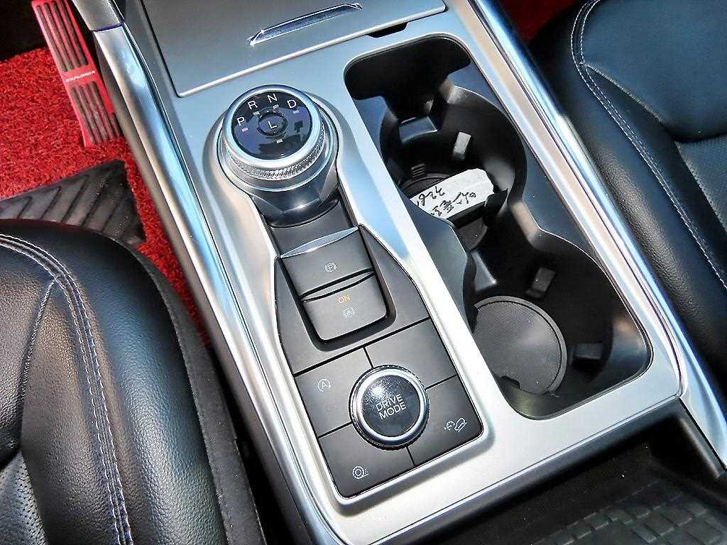 Ford Explorer - Vista 10