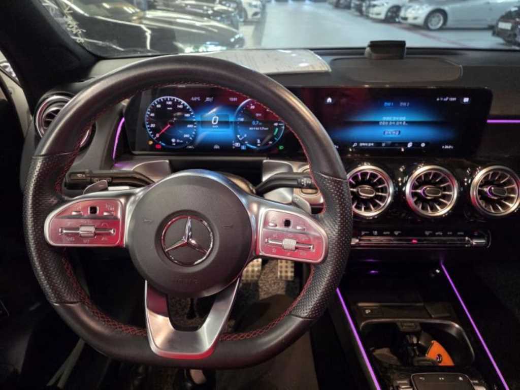 Mercedes Benz GLB Class - Vista 9