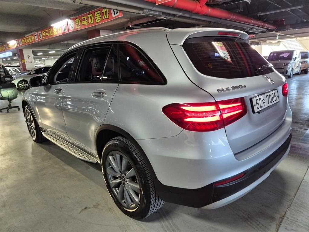 Mercedes Benz GLC Class - Vista 4