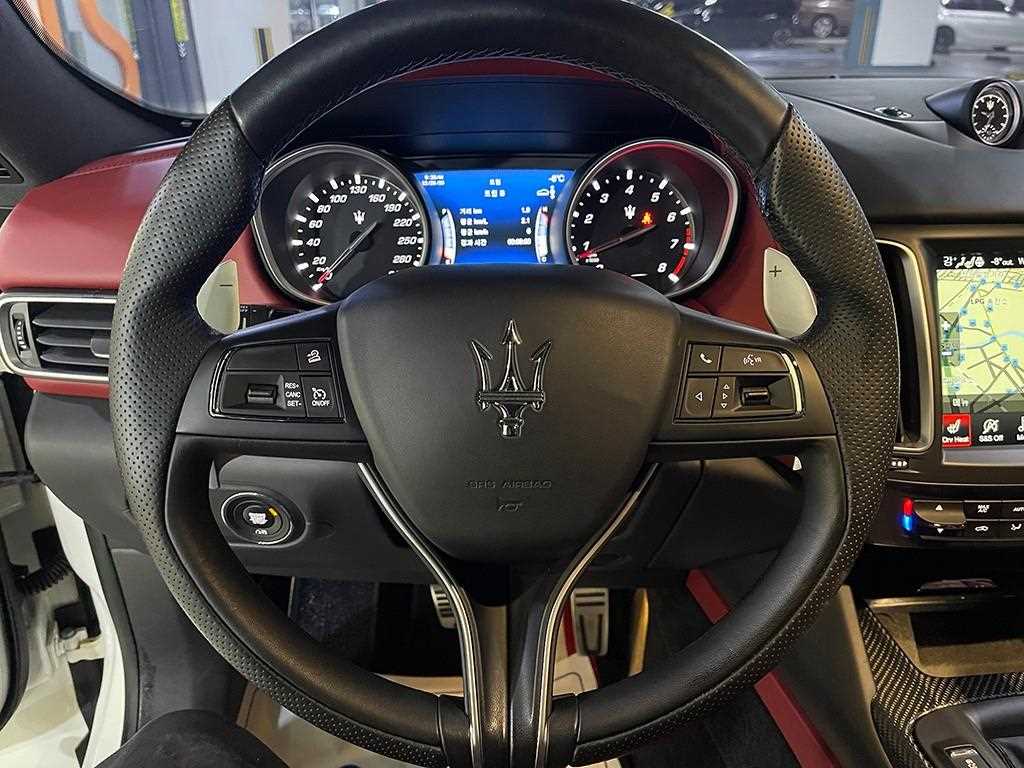 Maserati Levante - Vista 8
