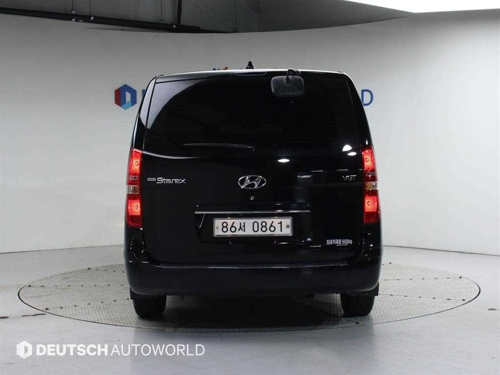 HYUNDAI Starex - Vista 4