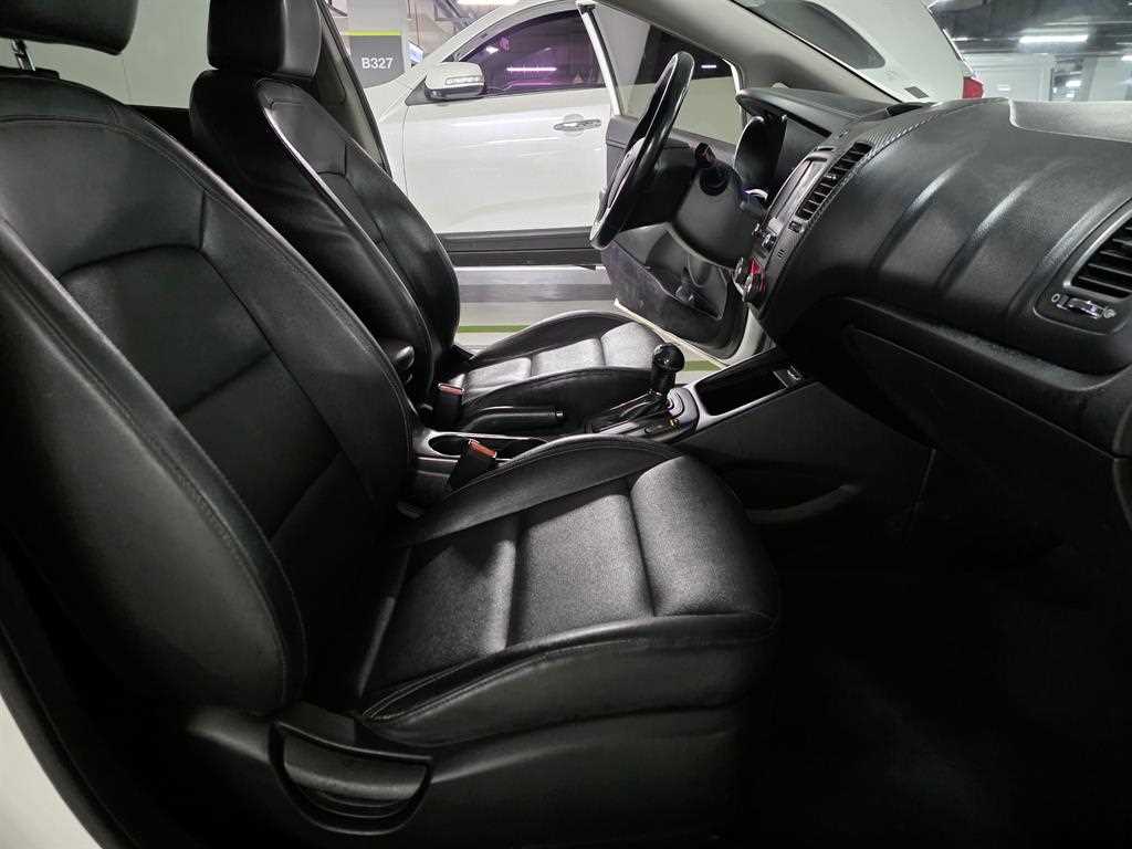 KIA K3 2015 Blanco - Importación desde Corea - HF Imports Iquique - Foto 16