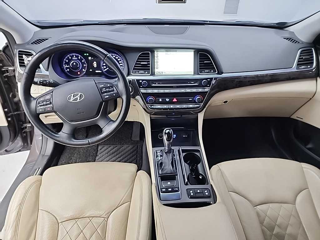 HYUNDAI Aslan - Vista 7