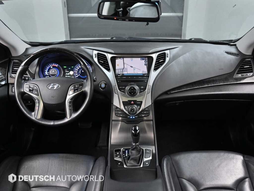 HYUNDAI Grandeur - Vista 7