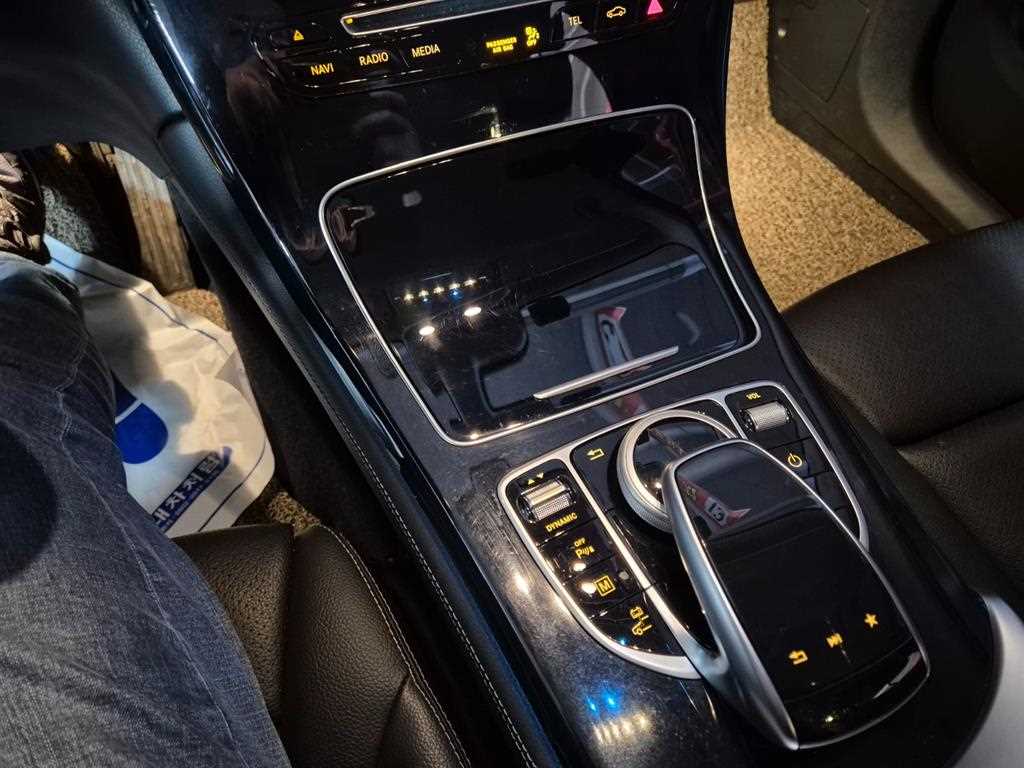 Mercedes Benz GLC Class 2019 Plateado - Importación desde Corea - HF Imports Iquique - Foto 17