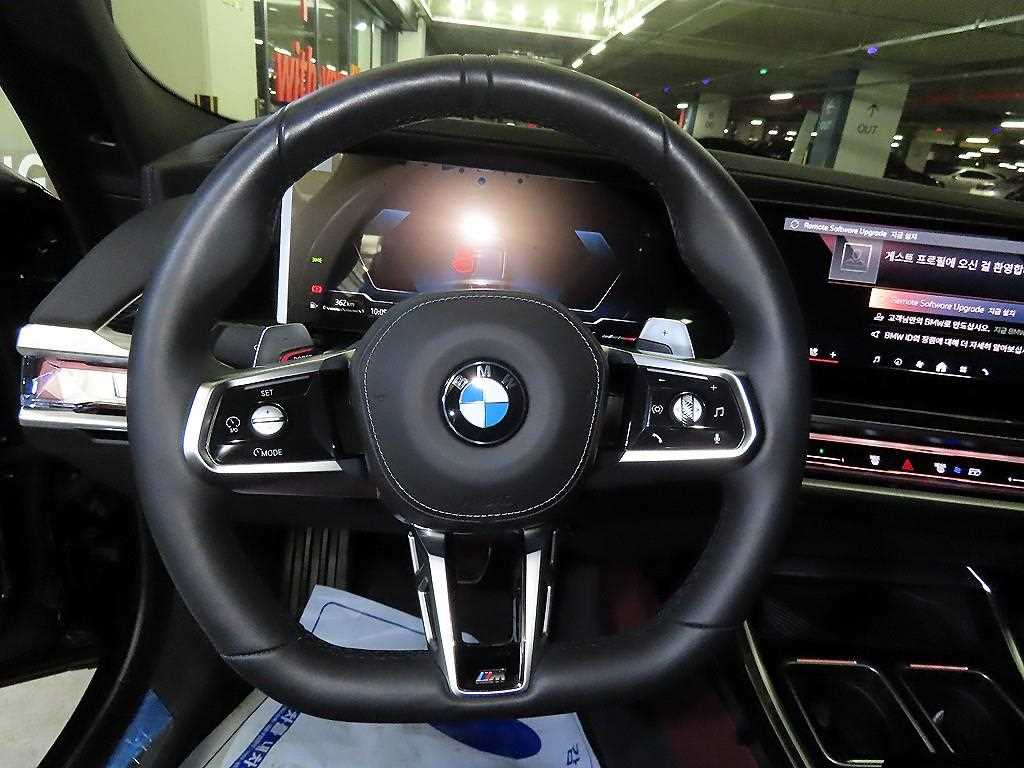 BMW 7 Series - Vista 8