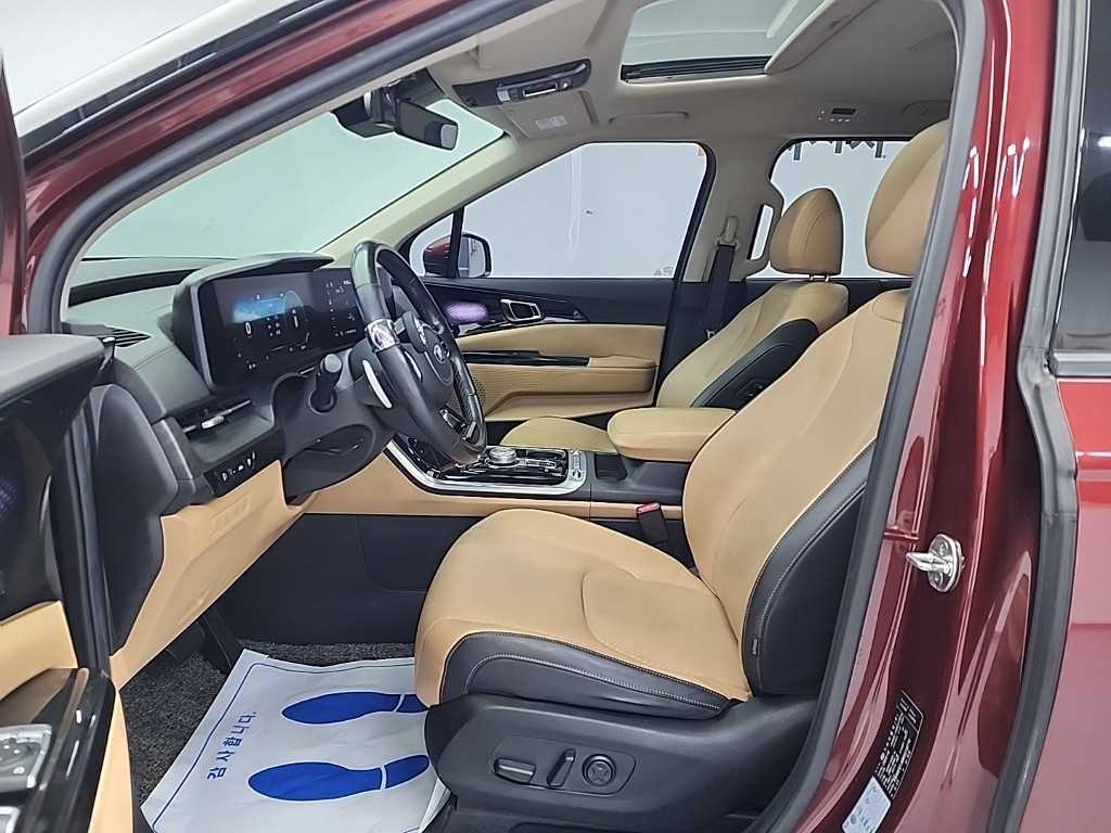 KIA Carnival - Vista 11