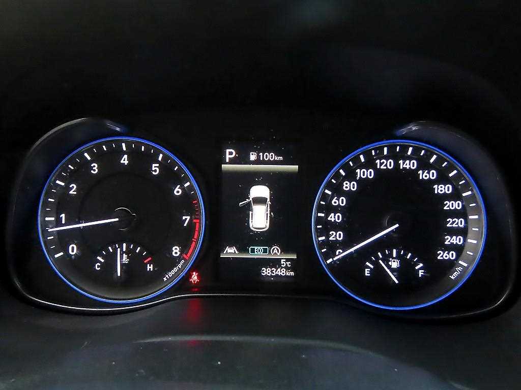 HYUNDAI Kona - Vista 9