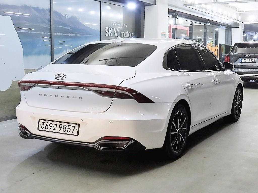 HYUNDAI Grandeur - Vista 4