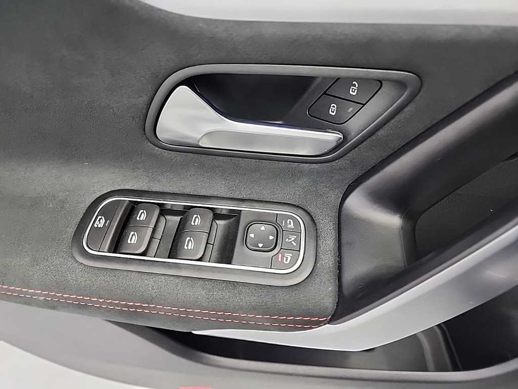 Mercedes Benz CLA Class - Vista 8