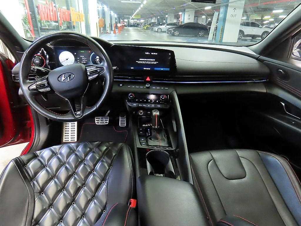 HYUNDAI Avante - Vista 10