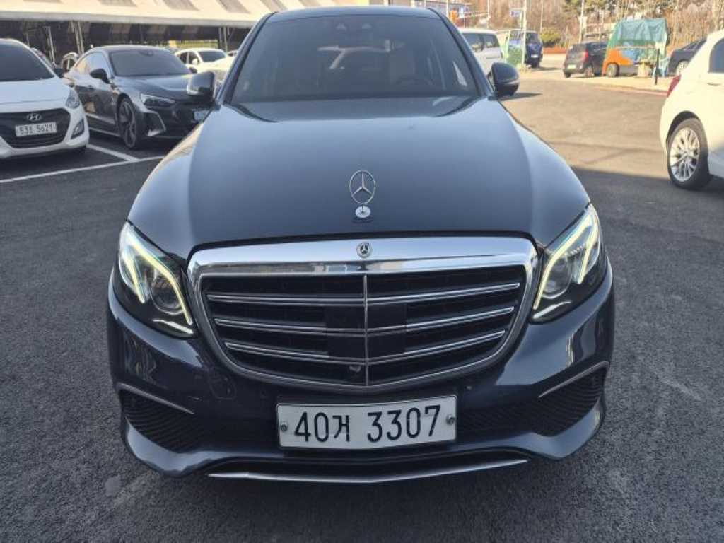 Mercedes Benz E class 2017 Azul - Importación desde Corea - HF Imports Iquique - Foto 1