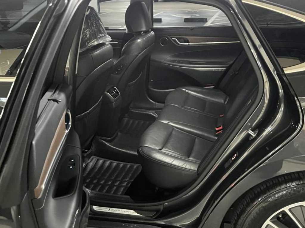 HYUNDAI Grandeur - Vista 9