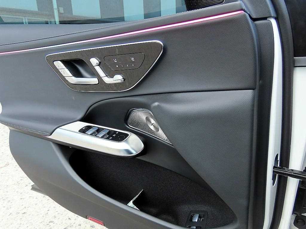 Mercedes Benz E class - Vista 12