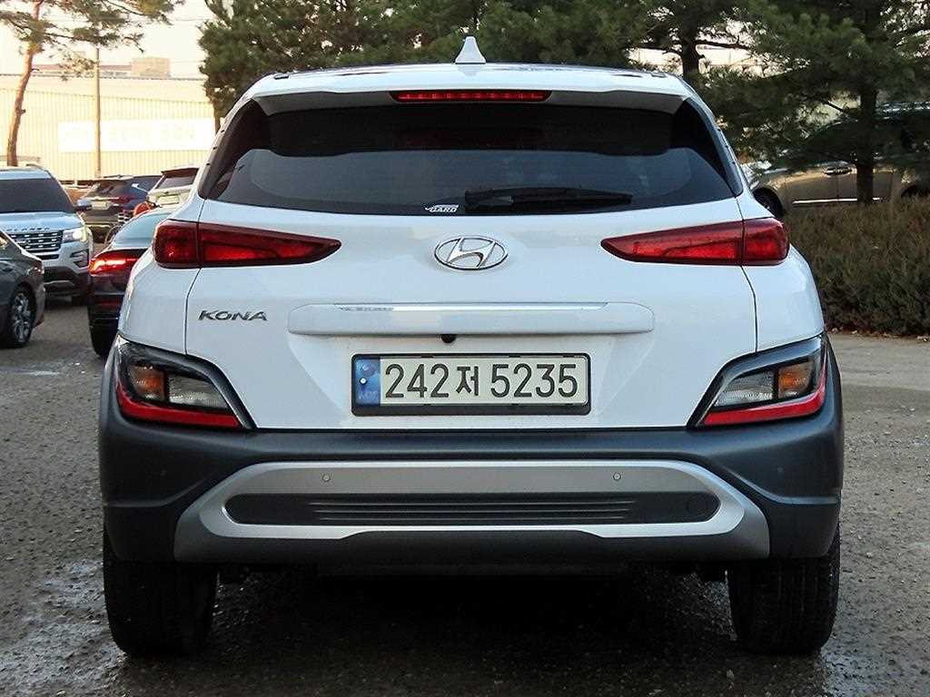 HYUNDAI Kona - Vista 4
