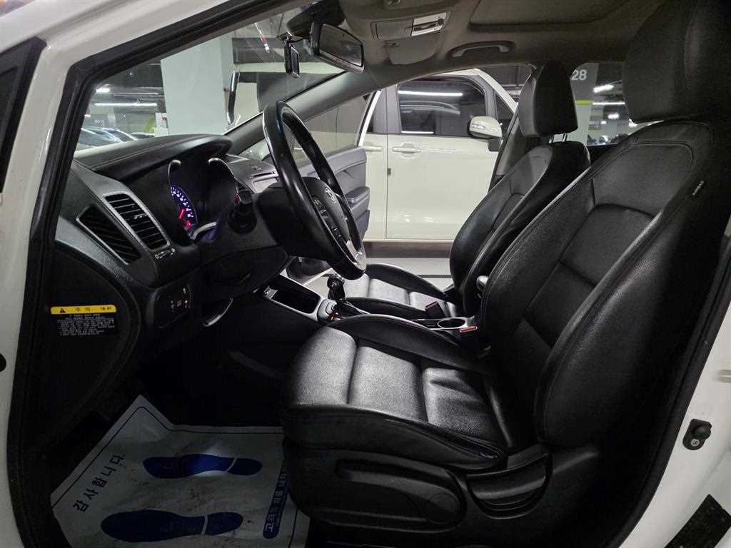 KIA K3 2015 Blanco - Importación desde Corea - HF Imports Iquique - Foto 18