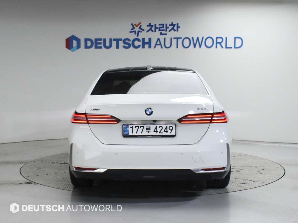 BMW 5 Series - Vista 4