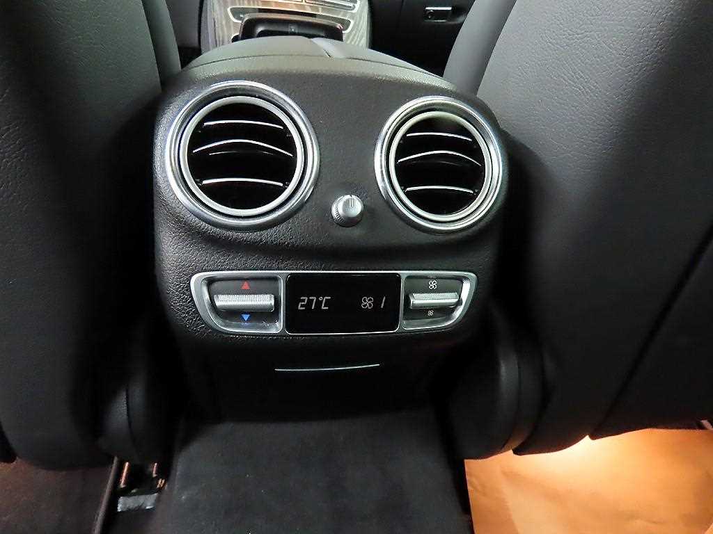 Mercedes Benz E class - Vista 12