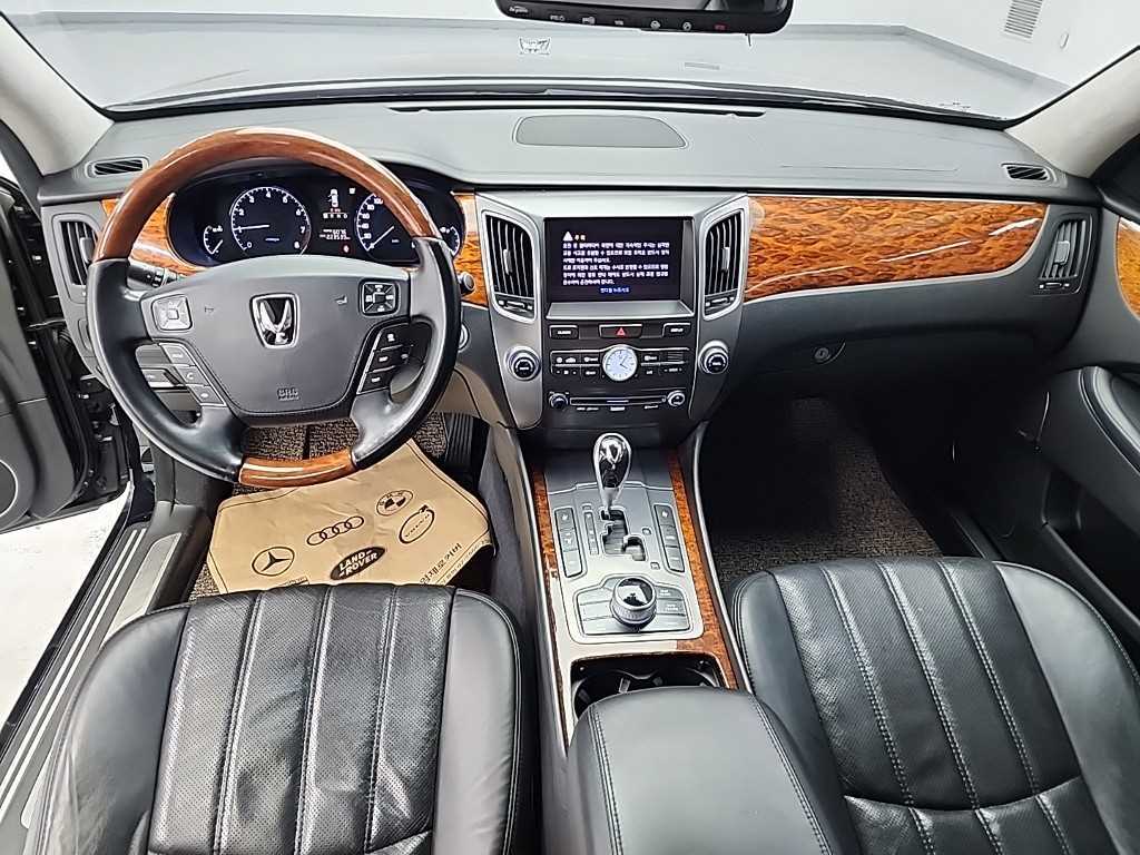 HYUNDAI Equus - Vista 7