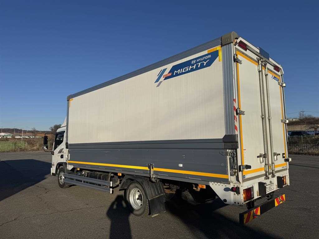 medium and large cargo truck - Vista 5