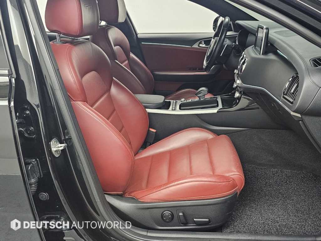 KIA Stinger - Vista 10