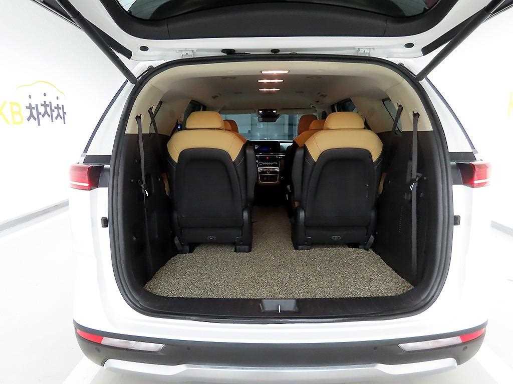 KIA Carnival - Vista 5