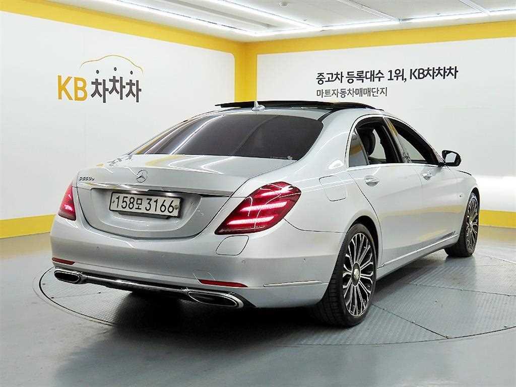 Mercedes Benz S Class - Vista 4
