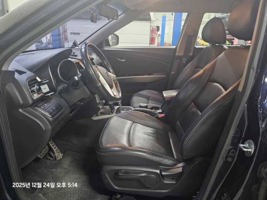 Ssangyong Tivoli - Vista 10